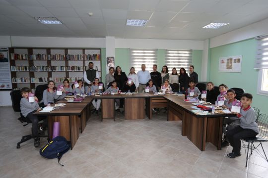 NAFİZ ULU GENLİK VE YAŞAM MERKEZİ KÜTÜPHANESİ